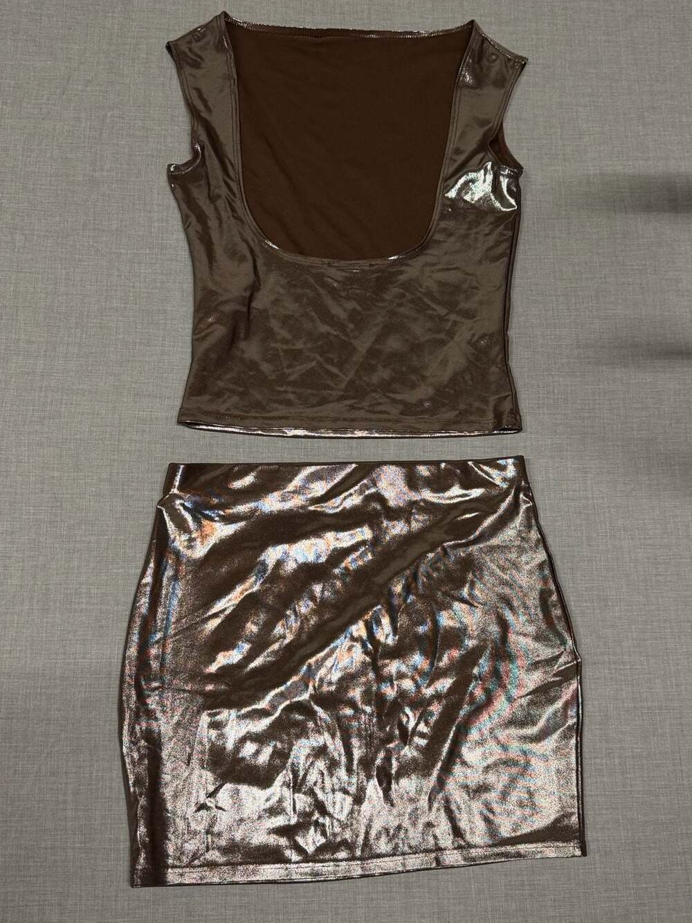 PrettyLittleThing Chocolate Metallic Open Back Crop Top & Mini Skirt Set Size US